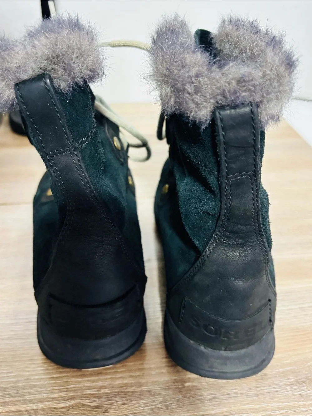 Sorel Women's‎ Black Faux-Fur Lined Lace-Up Winter Boots Size 7.5